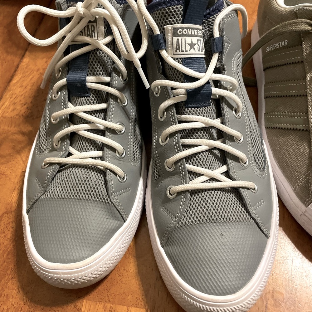 Converse all stars men sneakers 9.5